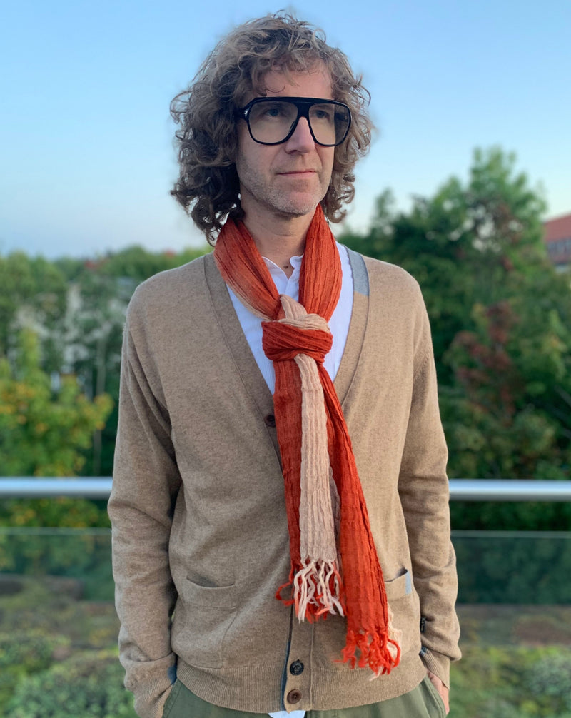 CRINCLE-RUST WOOL SCARF